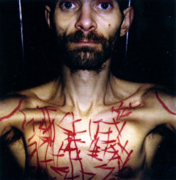 Triceps: Az éhezőművész, 30. nap (Budapest, 1995) Fotó: Buza Krisz