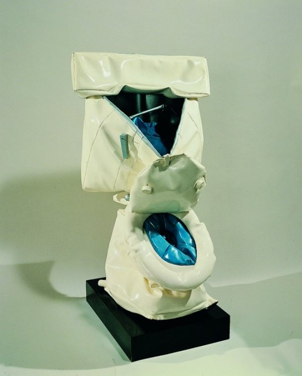 Claes Oldenburg: Soft Toilet (1966)